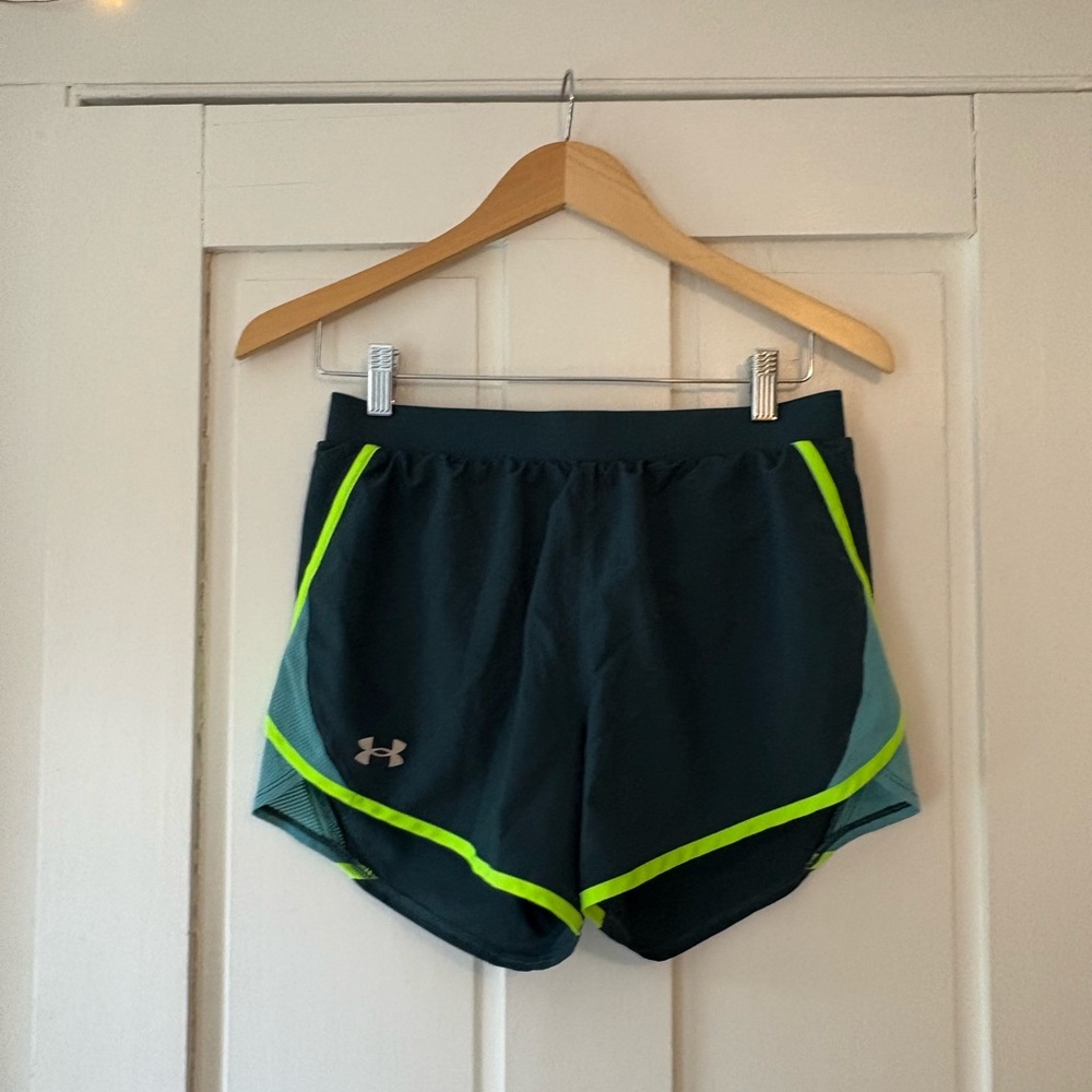 Under Armour Women's Black and Green Loose Shorts